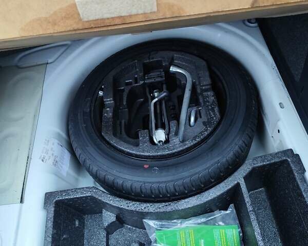 Білий Шкода Фабія, об'ємом двигуна 1.4 л та пробігом 182 тис. км за 5500 $, фото 32 на Automoto.ua