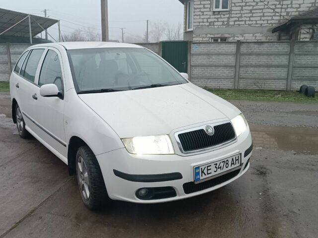 Білий Шкода Фабія, об'ємом двигуна 1.2 л та пробігом 200 тис. км за 3600 $, фото 1 на Automoto.ua