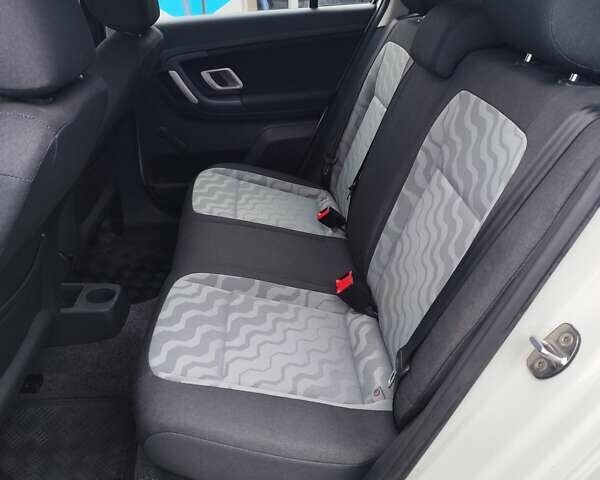 Білий Шкода Фабія, об'ємом двигуна 1.4 л та пробігом 182 тис. км за 5500 $, фото 26 на Automoto.ua