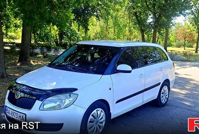 Шкода Фабия 2008 в Кропивницком (Кировограде) на Automoto.ua Белый Шкода Фабия, объемом двигателя 1.4 л и пробегом 364 тыс. км за 3999 $, фото 2 на Automoto.ua