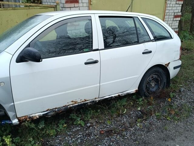 Білий Шкода Фабія, об'ємом двигуна 1.2 л та пробігом 2 тис. км за 1000 $, фото 4 на Automoto.ua