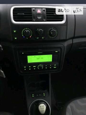 Білий Шкода Фабія, об'ємом двигуна 1.6 л та пробігом 238 тис. км за 4500 $, фото 13 на Automoto.ua