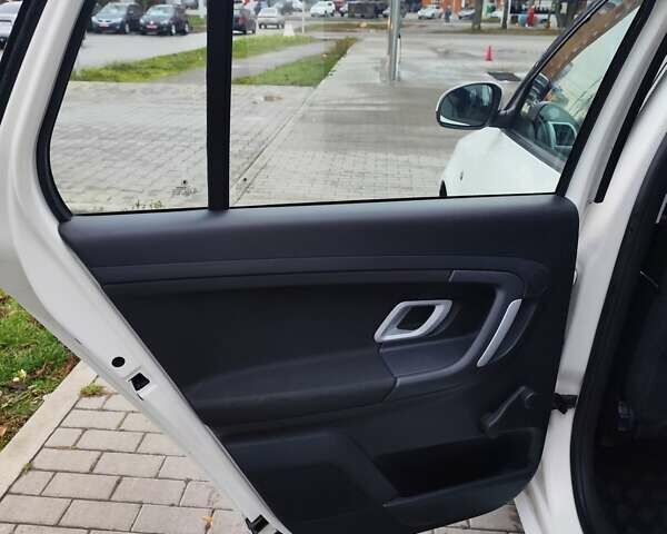 Білий Шкода Фабія, об'ємом двигуна 1.4 л та пробігом 182 тис. км за 5500 $, фото 19 на Automoto.ua