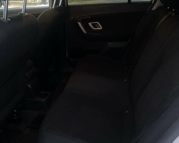 Білий Шкода Фабія, об'ємом двигуна 1.6 л та пробігом 236 тис. км за 4600 $, фото 8 на Automoto.ua