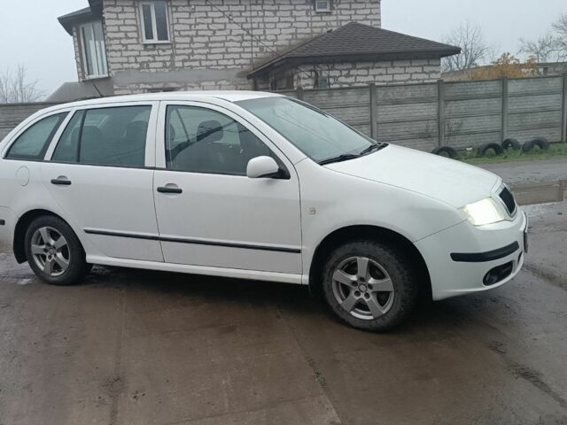 Білий Шкода Фабія, об'ємом двигуна 1.2 л та пробігом 200 тис. км за 3600 $, фото 3 на Automoto.ua