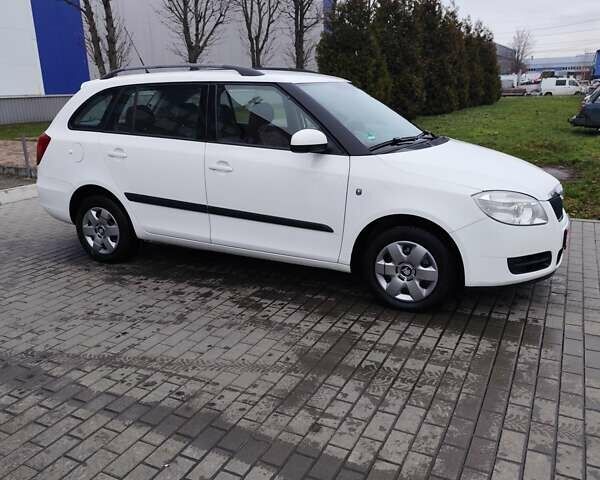 Білий Шкода Фабія, об'ємом двигуна 1.4 л та пробігом 182 тис. км за 5500 $, фото 8 на Automoto.ua