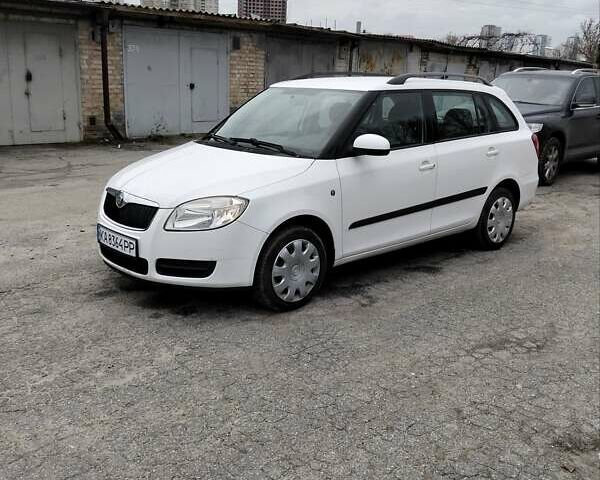 Білий Шкода Фабія, об'ємом двигуна 1.6 л та пробігом 238 тис. км за 4500 $, фото 9 на Automoto.ua