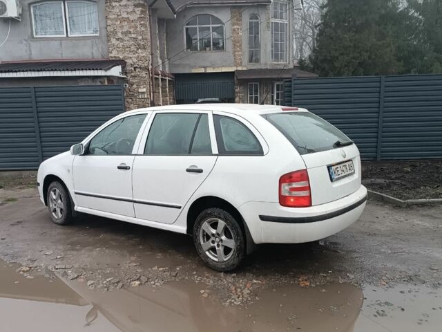 Білий Шкода Фабія, об'ємом двигуна 1.2 л та пробігом 200 тис. км за 3600 $, фото 5 на Automoto.ua