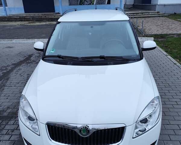 Білий Шкода Фабія, об'ємом двигуна 1.4 л та пробігом 182 тис. км за 5500 $, фото 2 на Automoto.ua