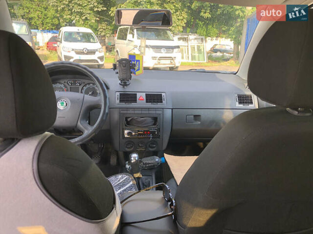Білий Шкода Фабія, об'ємом двигуна 1.2 л та пробігом 209 тис. км за 4100 $, фото 20 на Automoto.ua