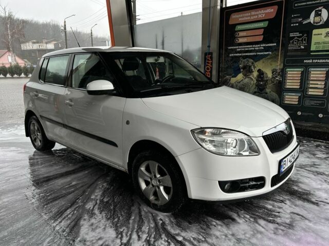 Білий Шкода Фабія, об'ємом двигуна 1.4 л та пробігом 210 тис. км за 4550 $, фото 1 на Automoto.ua