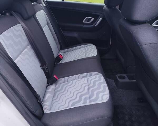 Білий Шкода Фабія, об'ємом двигуна 1.4 л та пробігом 182 тис. км за 5500 $, фото 33 на Automoto.ua
