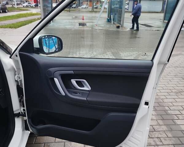 Білий Шкода Фабія, об'ємом двигуна 1.4 л та пробігом 182 тис. км за 5500 $, фото 30 на Automoto.ua