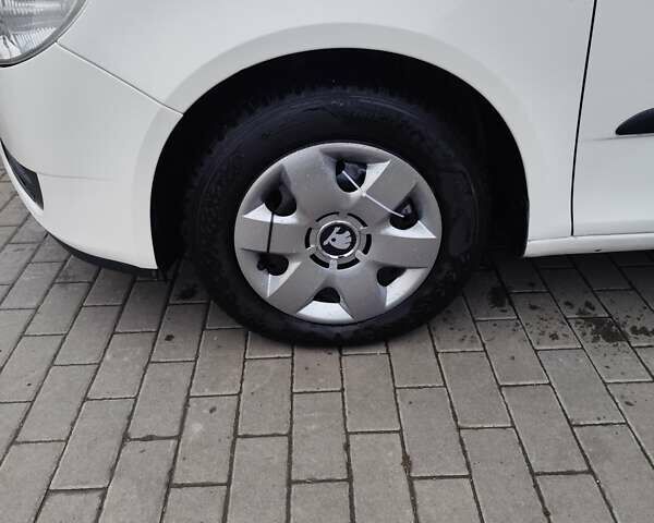 Білий Шкода Фабія, об'ємом двигуна 1.4 л та пробігом 182 тис. км за 5500 $, фото 17 на Automoto.ua