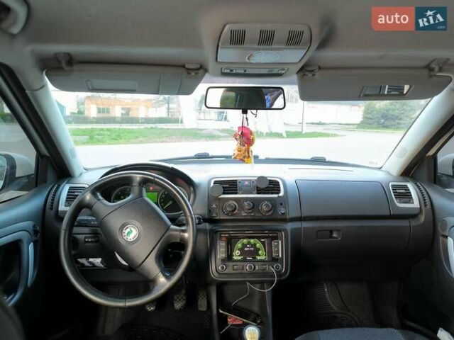 Шкода Фабия 2008 в Ужгороде на Automoto.ua Белый Шкода Фабия, объемом двигателя 1.42 л и пробегом 300 тыс. км за 4999 $, фото 1 на Automoto.ua