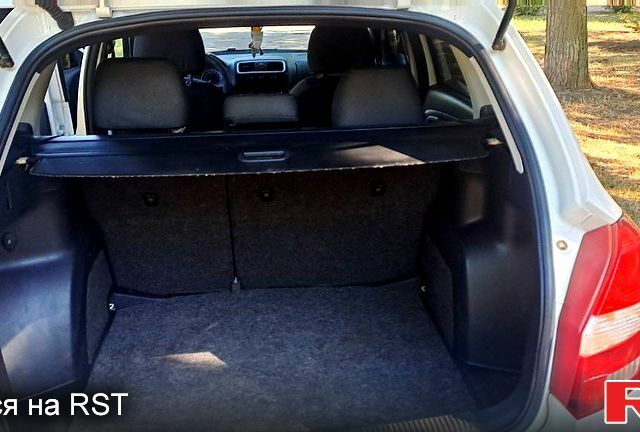 Шкода Фабия 2008 в Кропивницком (Кировограде) на Automoto.ua Белый Шкода Фабия, объемом двигателя 1.4 л и пробегом 364 тыс. км за 3999 $, фото 11 на Automoto.ua