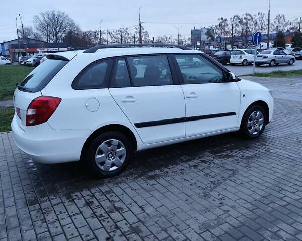 Білий Шкода Фабія, об'ємом двигуна 1.4 л та пробігом 182 тис. км за 5500 $, фото 9 на Automoto.ua