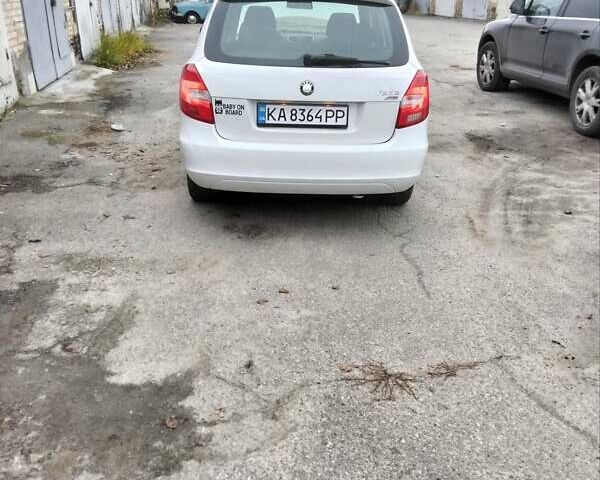 Білий Шкода Фабія, об'ємом двигуна 1.6 л та пробігом 238 тис. км за 4500 $, фото 7 на Automoto.ua