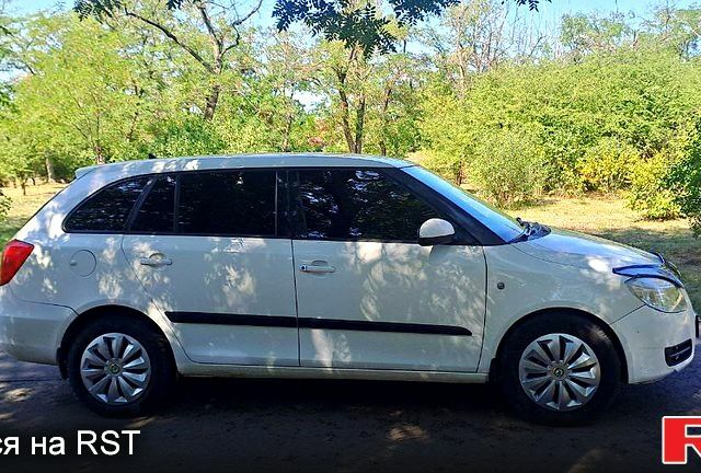 Шкода Фабия 2008 в Кропивницком (Кировограде) на Automoto.ua Белый Шкода Фабия, объемом двигателя 1.4 л и пробегом 364 тыс. км за 3999 $, фото 3 на Automoto.ua