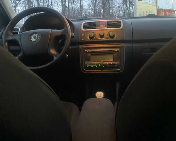 Білий Шкода Фабія, об'ємом двигуна 1.6 л та пробігом 236 тис. км за 4600 $, фото 17 на Automoto.ua