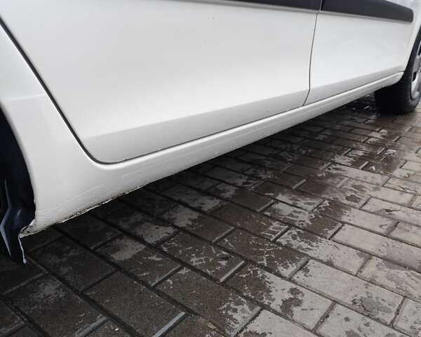 Білий Шкода Фабія, об'ємом двигуна 1.4 л та пробігом 182 тис. км за 5500 $, фото 11 на Automoto.ua