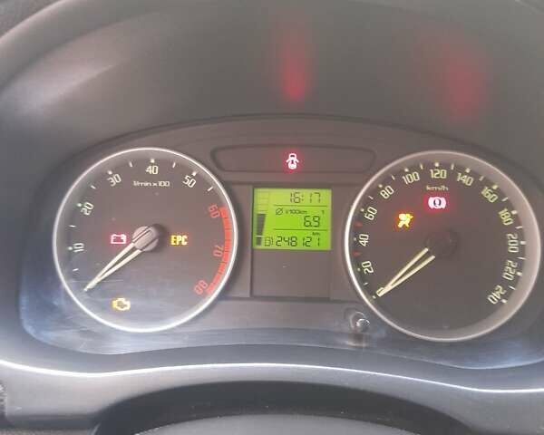 Білий Шкода Фабія, об'ємом двигуна 1.2 л та пробігом 250 тис. км за 5200 $, фото 9 на Automoto.ua