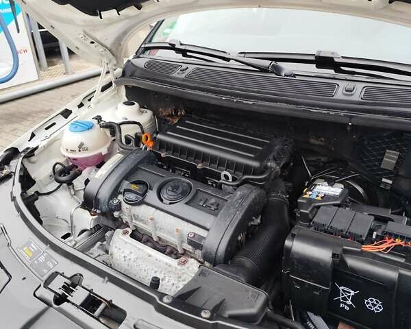 Білий Шкода Фабія, об'ємом двигуна 1.4 л та пробігом 182 тис. км за 5500 $, фото 42 на Automoto.ua