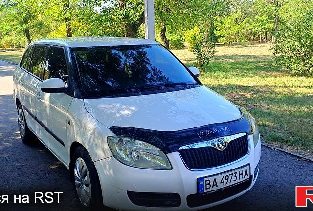 Шкода Фабия 2008 в Кропивницком (Кировограде) на Automoto.ua Белый Шкода Фабия, объемом двигателя 1.4 л и пробегом 364 тыс. км за 3999 $, фото 1 на Automoto.ua