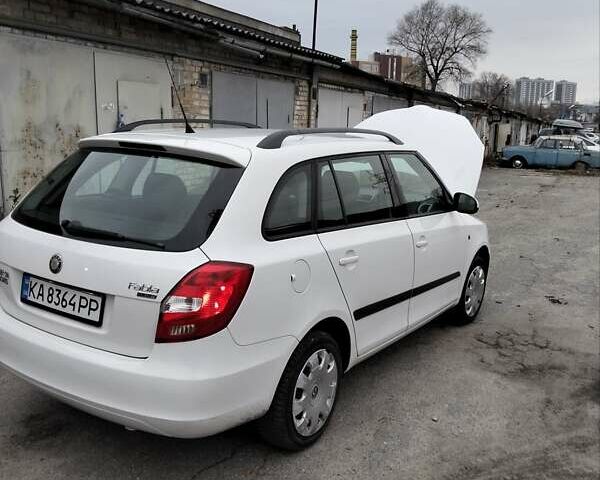 Білий Шкода Фабія, об'ємом двигуна 1.6 л та пробігом 238 тис. км за 4500 $, фото 4 на Automoto.ua