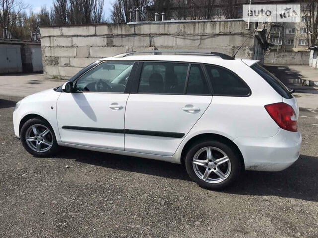 Білий Шкода Фабія, об'ємом двигуна 1.39 л та пробігом 296 тис. км за 4700 $, фото 12 на Automoto.ua