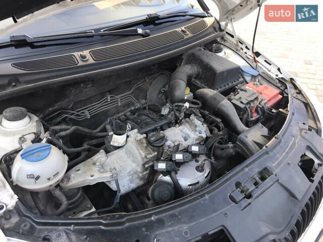 Белый Шкода Фабия, объемом двигателя 1.2 л и пробегом 223 тыс. км за 4300 $, фото 12 на Automoto.ua