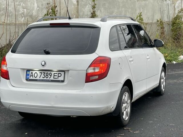 Белый Шкода Фабия, объемом двигателя 1.2 л и пробегом 315 тыс. км за 5000 $, фото 3 на Automoto.ua
