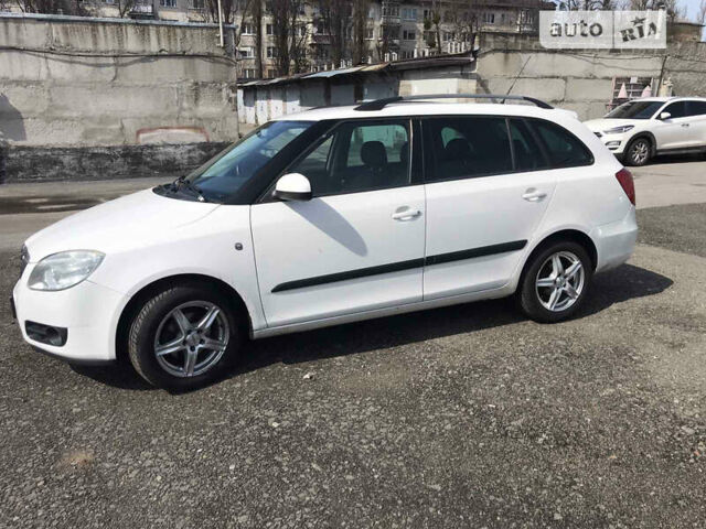 Білий Шкода Фабія, об'ємом двигуна 1.39 л та пробігом 296 тис. км за 4700 $, фото 7 на Automoto.ua