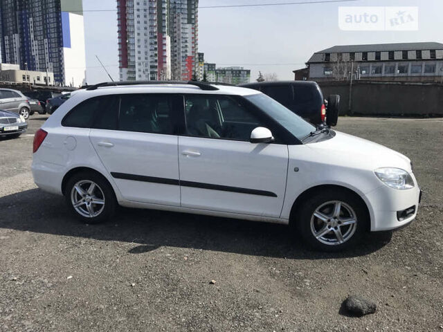 Білий Шкода Фабія, об'ємом двигуна 1.39 л та пробігом 296 тис. км за 4700 $, фото 9 на Automoto.ua