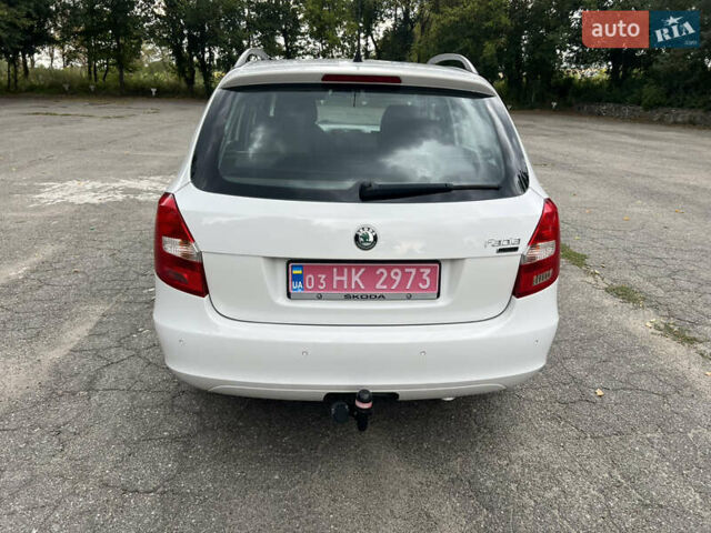 Белый Шкода Фабия, объемом двигателя 1.39 л и пробегом 244 тыс. км за 5600 $, фото 7 на Automoto.ua
