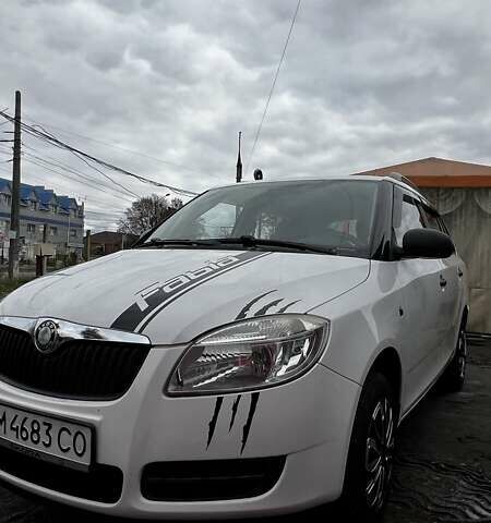 Білий Шкода Фабія, об'ємом двигуна 1.2 л та пробігом 256 тис. км за 4500 $, фото 6 на Automoto.ua