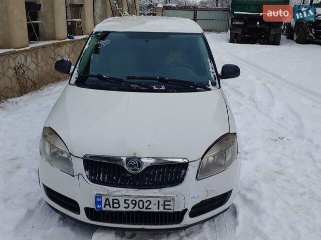 Білий Шкода Фабія, об'ємом двигуна 1.39 л та пробігом 281 тис. км за 4500 $, фото 8 на Automoto.ua