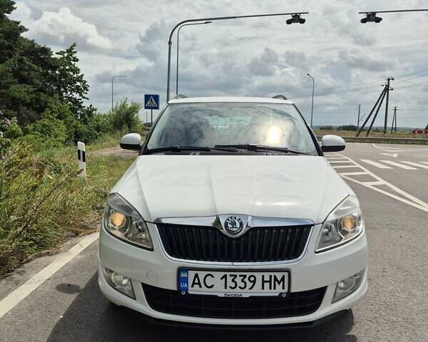 Білий Шкода Фабія, об'ємом двигуна 1.2 л та пробігом 300 тис. км за 5700 $, фото 1 на Automoto.ua