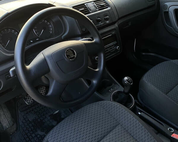 Шкода Фабія 2010 у Івано-Франківську на Automoto.ua Білий Шкода Фабія, об'ємом двигуна 1.6 л та пробігом 350 тис. км за 5500 $, фото 8 на Automoto.ua