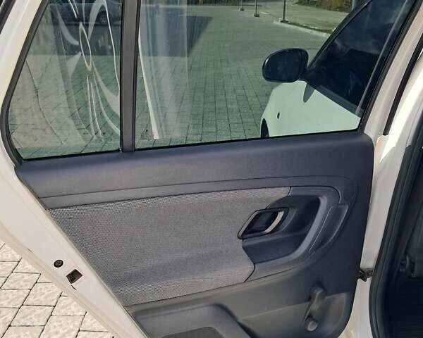 Шкода Фабия 2010 в Львове на Automoto.ua Белый Шкода Фабия, объемом двигателя 1.6 л и пробегом 350 тыс. км за 5800 $, фото 14 на Automoto.ua