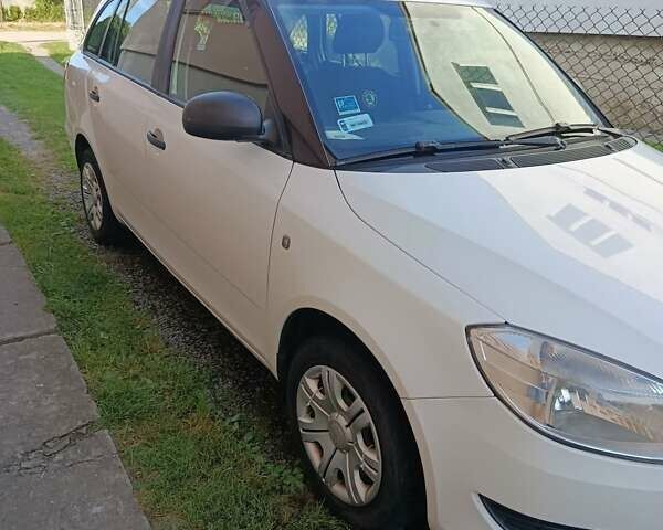 Белый Шкода Фабия, объемом двигателя 1.6 л и пробегом 280 тыс. км за 5000 $, фото 9 на Automoto.ua