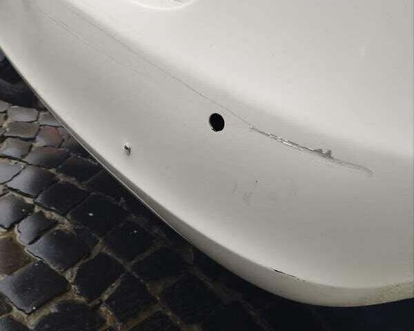 Белый Шкода Фабия, объемом двигателя 1.6 л и пробегом 290 тыс. км за 4800 $, фото 1 на Automoto.ua