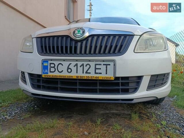 Белый Шкода Фабия, объемом двигателя 1.6 л и пробегом 280 тыс. км за 5000 $, фото 4 на Automoto.ua