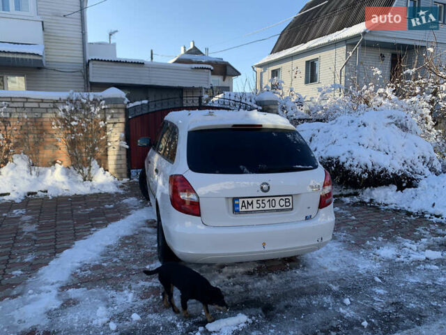 Білий Шкода Фабія, об'ємом двигуна 1.6 л та пробігом 204 тис. км за 5950 $, фото 6 на Automoto.ua
