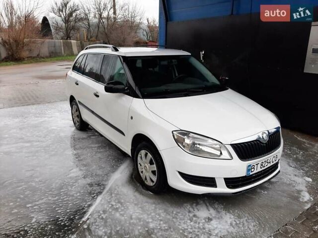 Белый Шкода Фабия, объемом двигателя 1.2 л и пробегом 197 тыс. км за 4900 $, фото 7 на Automoto.ua