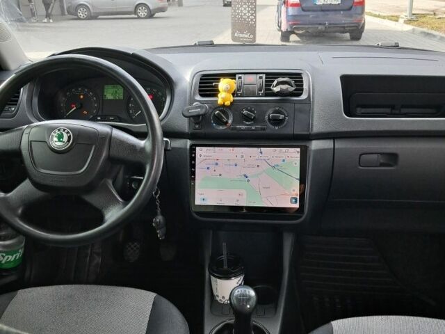 Шкода Фабия 2010 в Львове на Automoto.ua Белый Шкода Фабия, объемом двигателя 1.6 л и пробегом 350 тыс. км за 5800 $, фото 13 на Automoto.ua
