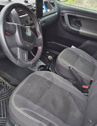Белый Шкода Фабия, объемом двигателя 1.39 л и пробегом 225 тыс. км за 3950 $, фото 18 на Automoto.ua