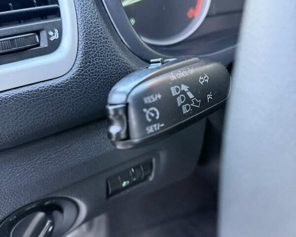 Белый Шкода Фабия, объемом двигателя 1.4 л и пробегом 158 тыс. км за 5700 $, фото 24 на Automoto.ua