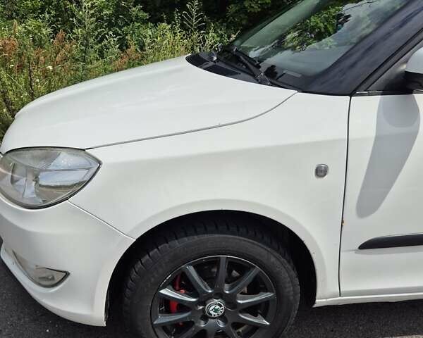 Білий Шкода Фабія, об'ємом двигуна 1.2 л та пробігом 300 тис. км за 5700 $, фото 10 на Automoto.ua
