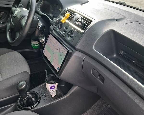 Шкода Фабия 2010 в Львове на Automoto.ua Белый Шкода Фабия, объемом двигателя 1.6 л и пробегом 350 тыс. км за 5800 $, фото 18 на Automoto.ua